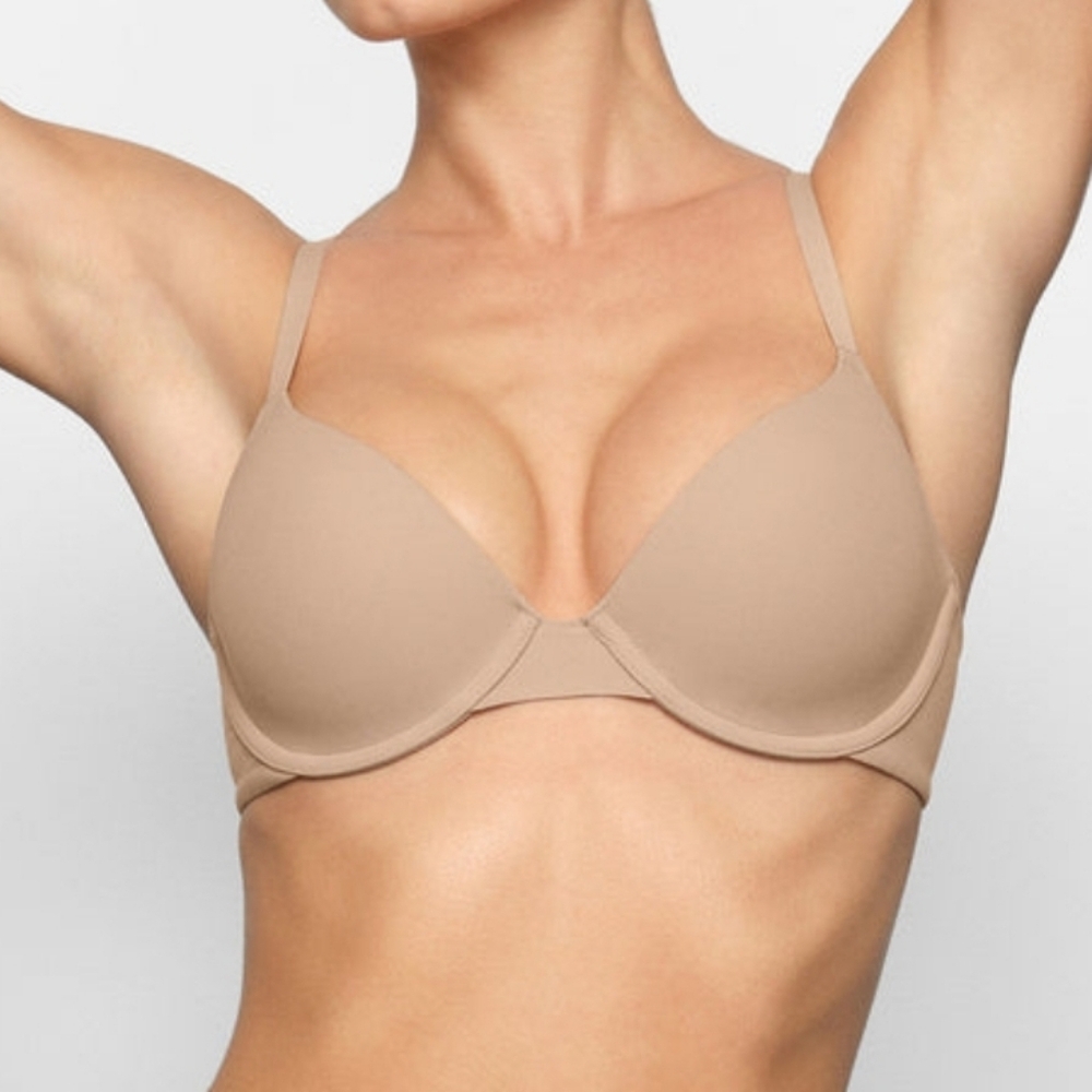Nwt Skims Fits Everybody T-Shirt Bra Size 40 Dddd